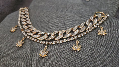 Linked up gold kush Chokers