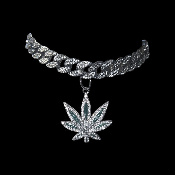 Linked up kush choker w Medallion